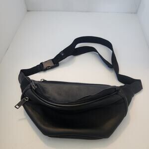 Vinyl Dillard 3 compartment fanny pack